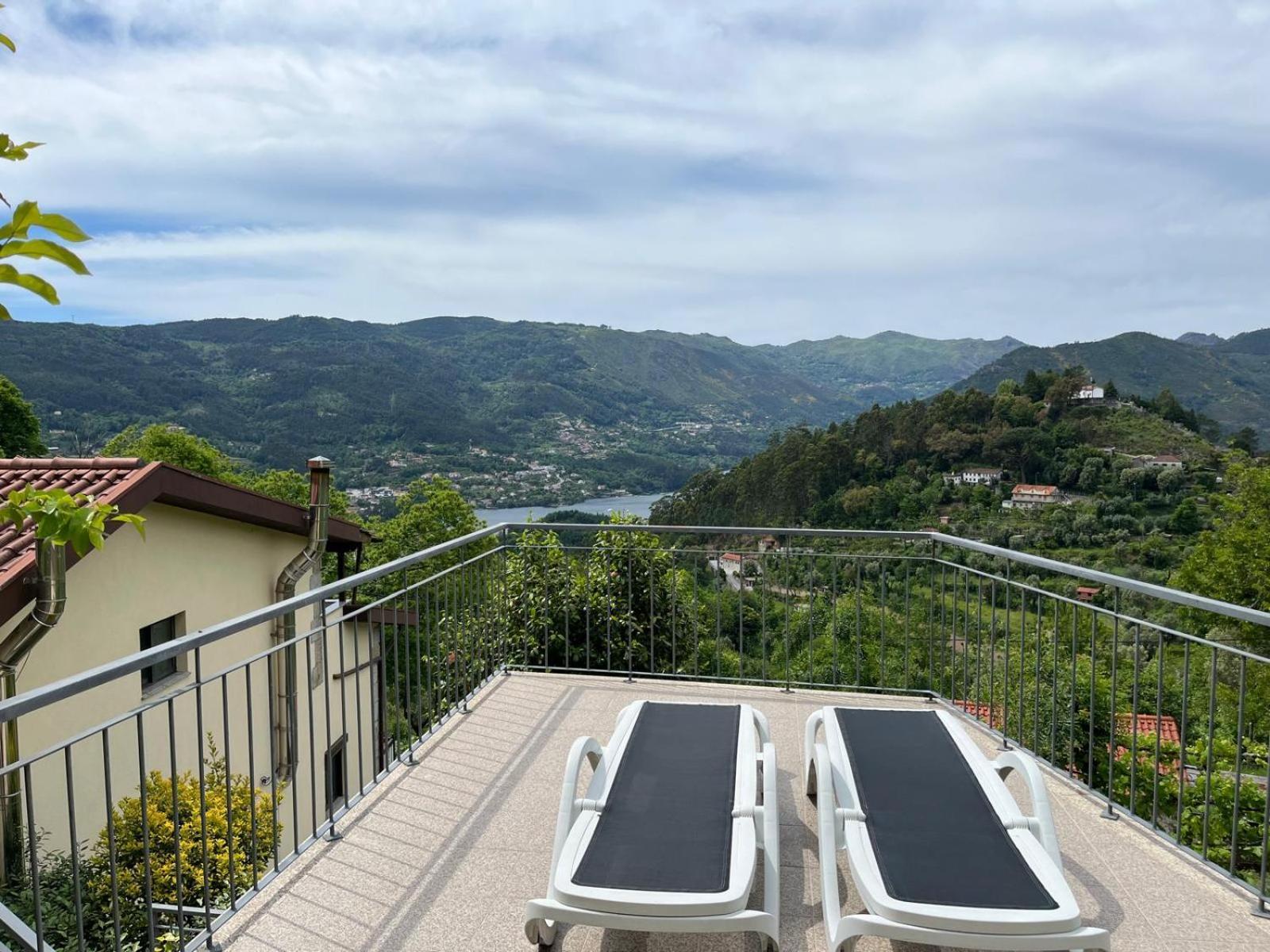 Apartament Casa De Casarelhos - Vistas Rio, Campo E Montanha - Lareira Geres Zewnętrze zdjęcie